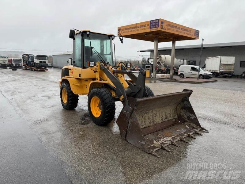Volvo L 30 Mininakladače