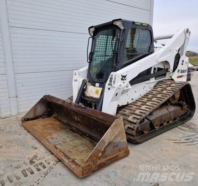 Bobcat T870 Smykem řízené nakladače