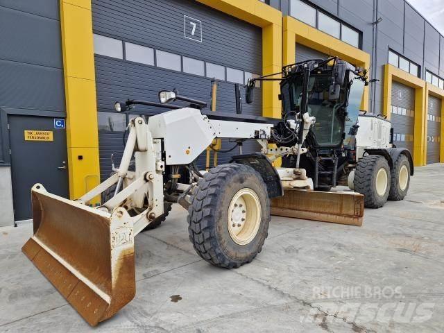 CAT 120AWD Grejdry
