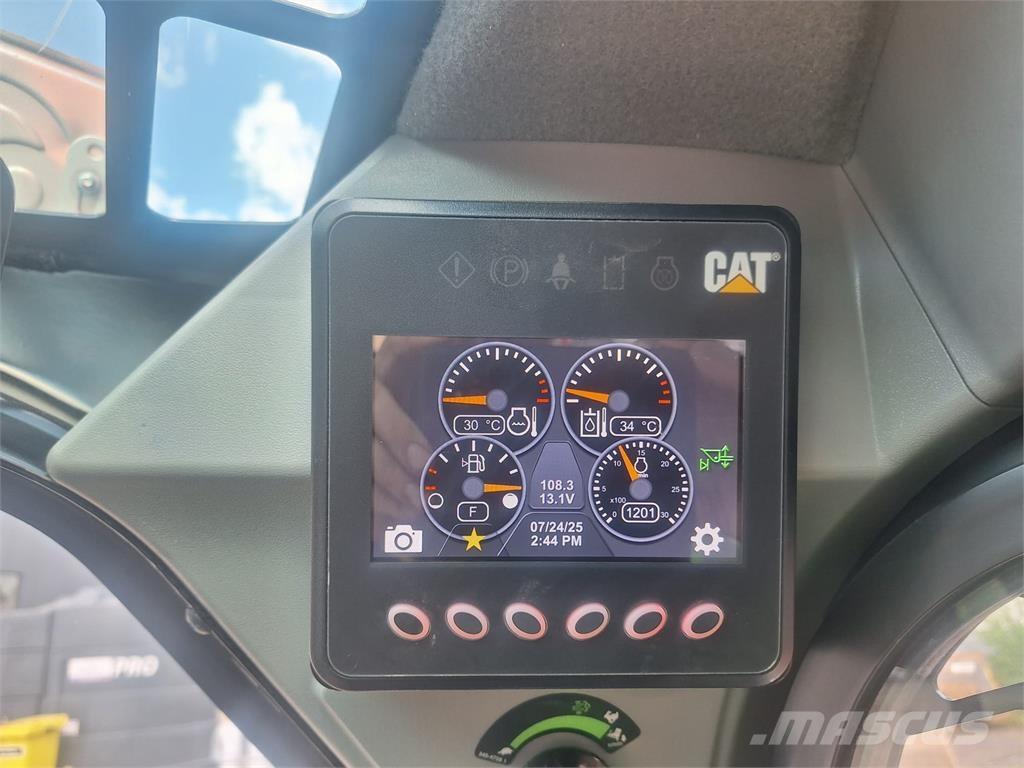 CAT 226D3 Kolové nakladače