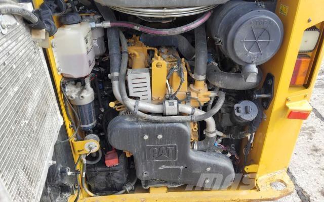 CAT 259D HF Smykem řízené nakladače