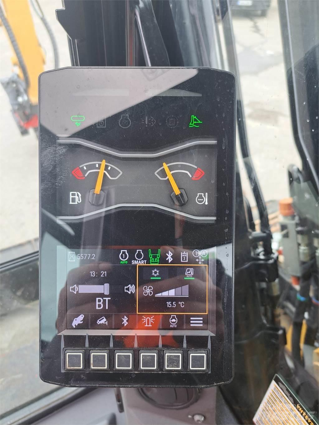 CAT 310 Mini rýpadla < 7t
