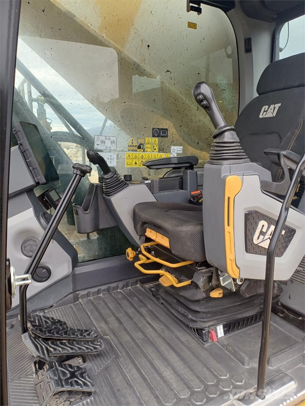 CAT 395 Pásová rýpadla