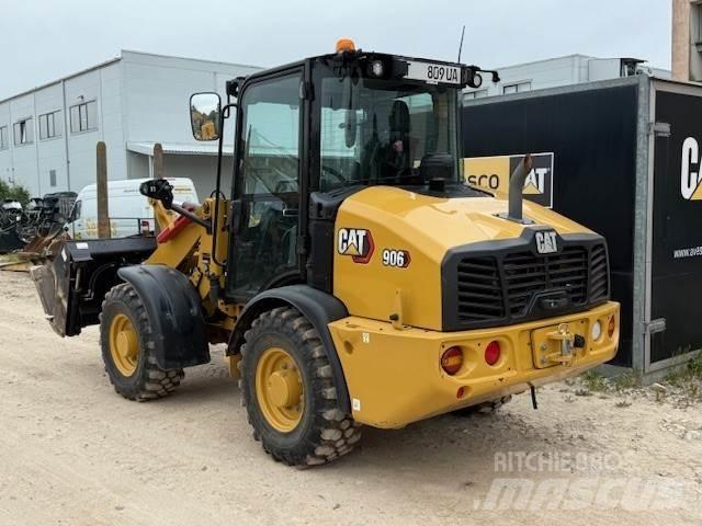 CAT 906 Kolové nakladače