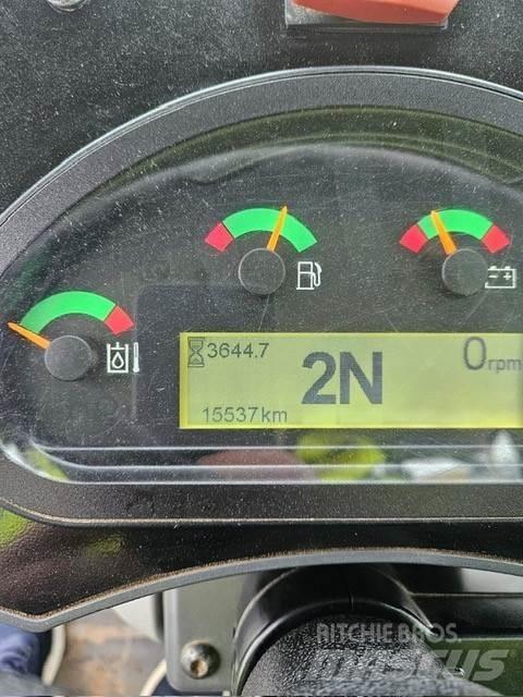 CAT 906 Kolové nakladače