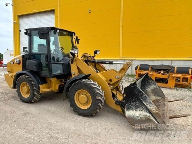 CAT 906-14 Kolové nakladače