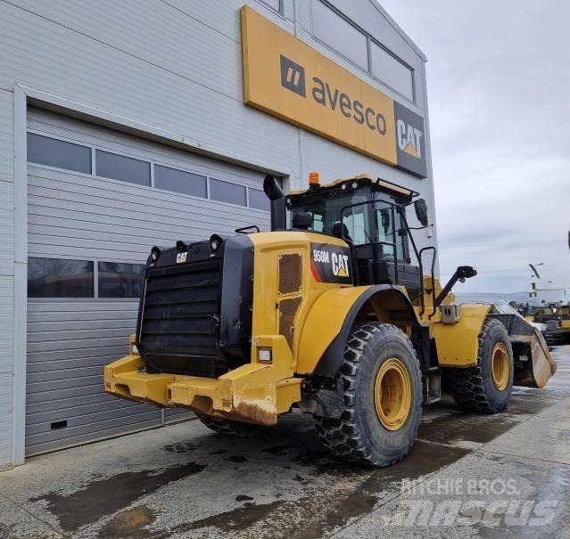 CAT 950M Kolové nakladače
