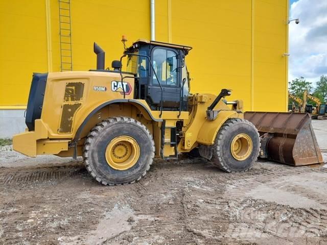 CAT 950M Kolové nakladače