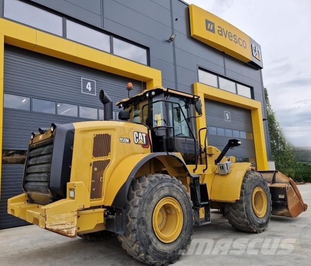CAT 950M Kolové nakladače