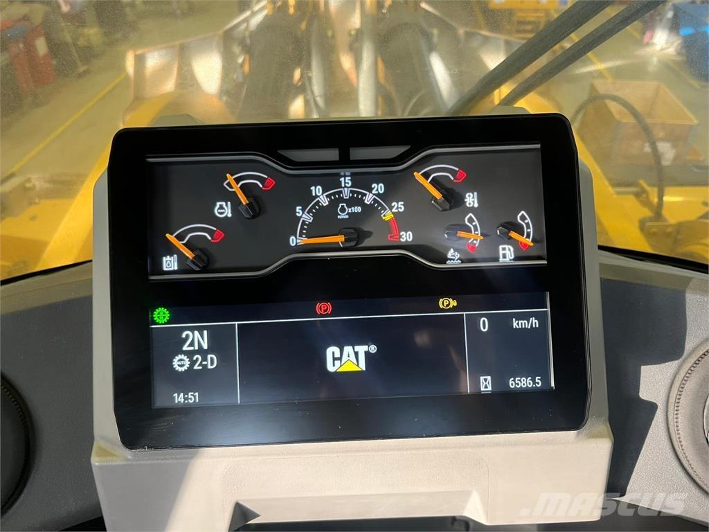 CAT 982 Kolové nakladače