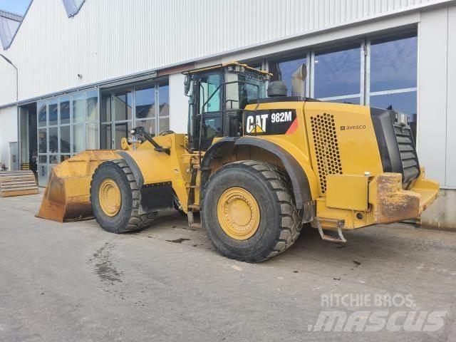 CAT 982M Kolové nakladače