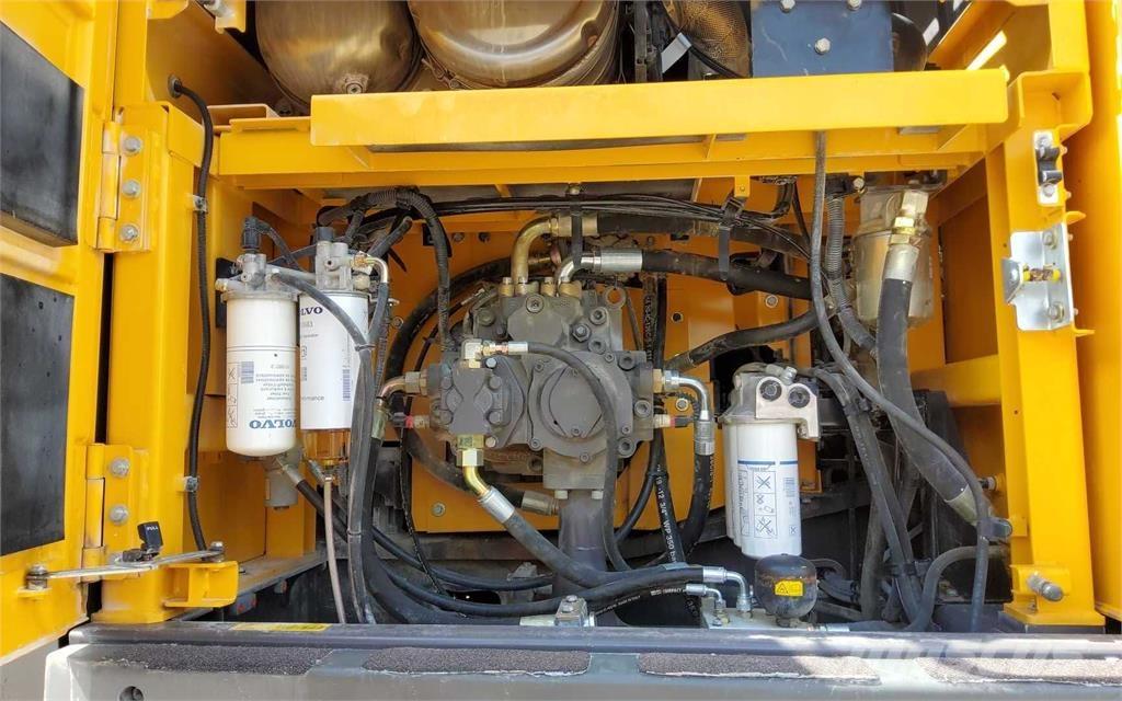 Volvo EC 480 EL Pásová rýpadla