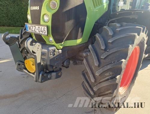 CLAAS ARION 550 Traktory
