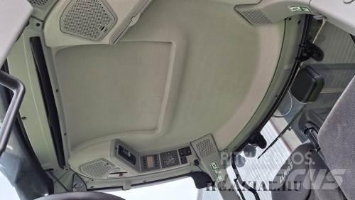 CLAAS Axion 830 Traktory