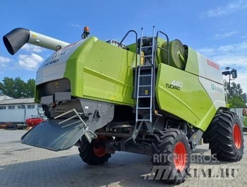 CLAAS Tucano 440 Sklízecí mlátičky