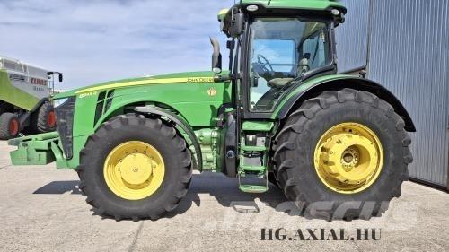 John Deere 8345R Traktory