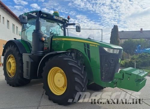 John Deere 8345R Traktory