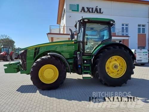 John Deere 8370R Traktory