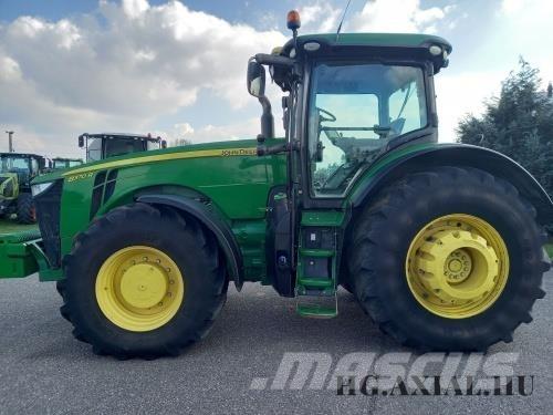 John Deere 8370R Traktory