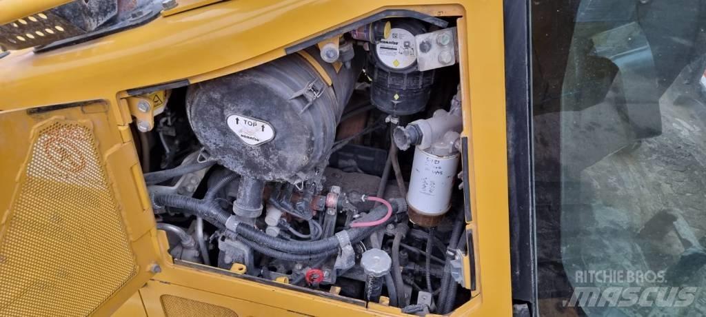 Komatsu D 61 PXI-24 Pásové dozery