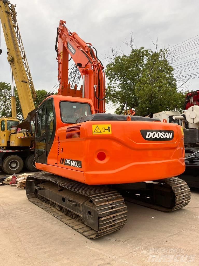 Doosan DX 140 LC Pásová rýpadla
