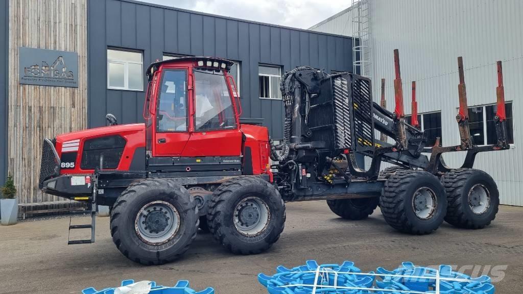 Komatsu 895 Vyvážecí traktory