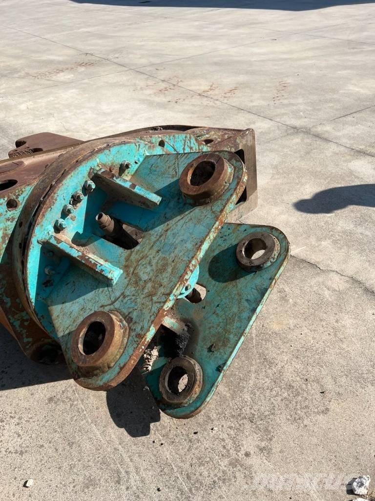 CMI fr 26 Klešťové drapáky