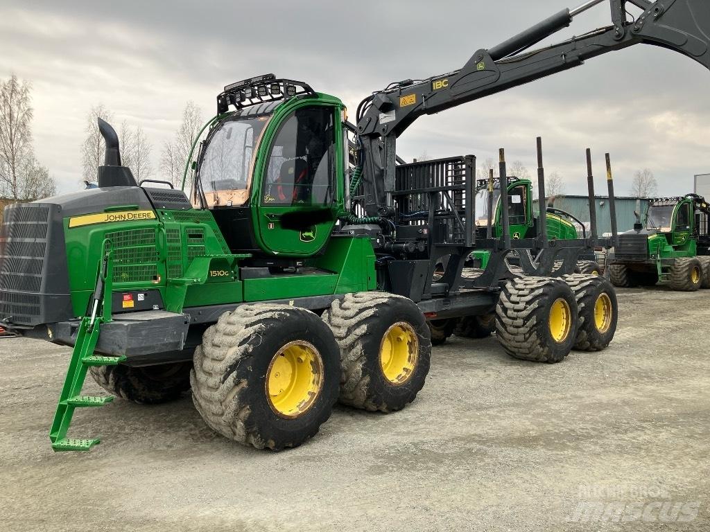 John Deere 1510G Vyvážecí traktory
