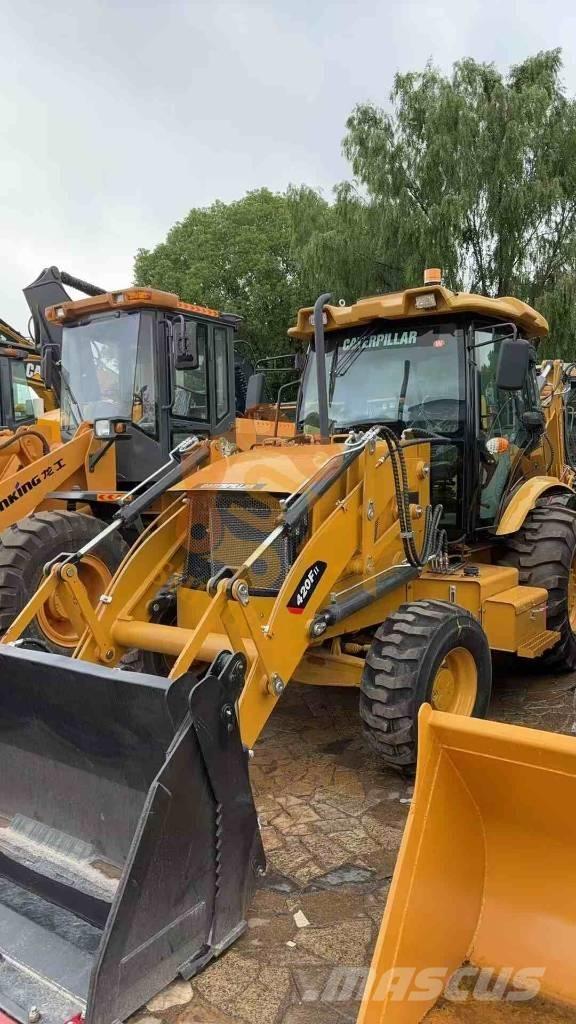 CAT 420 F Rýpadlo-nakladače