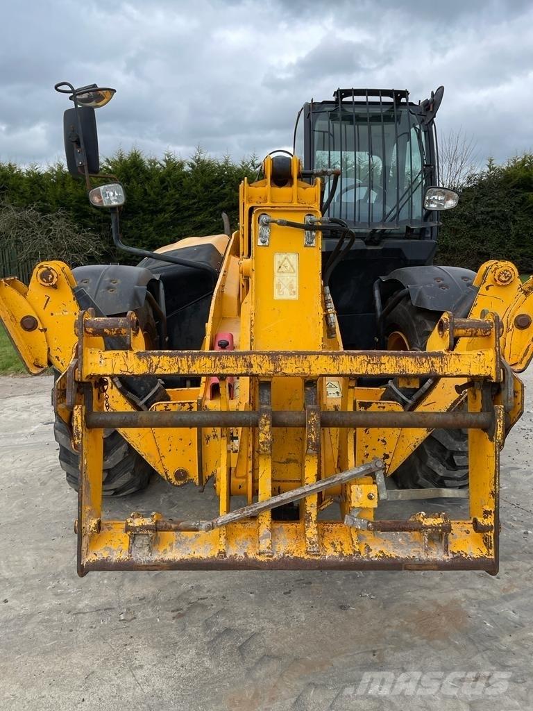 JCB 535-125 Teleskopické manipulátory