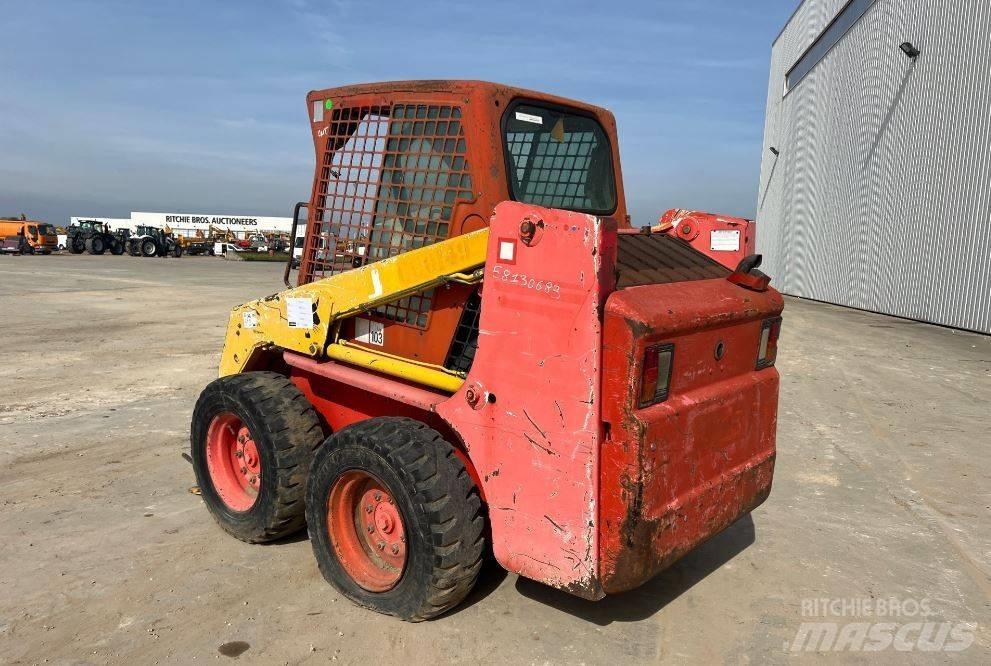 Bobcat 753 Smykem řízené nakladače