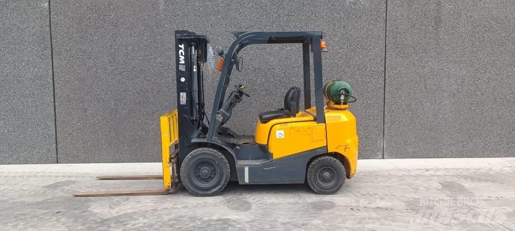 TCM FHG 25 T3 LPG vozíky