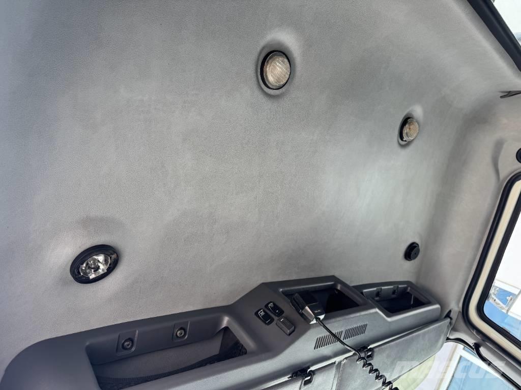 Mack GU713 Sklápěče