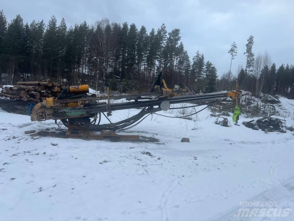 CAT 325 FL CR Povrchové vrtací stroje