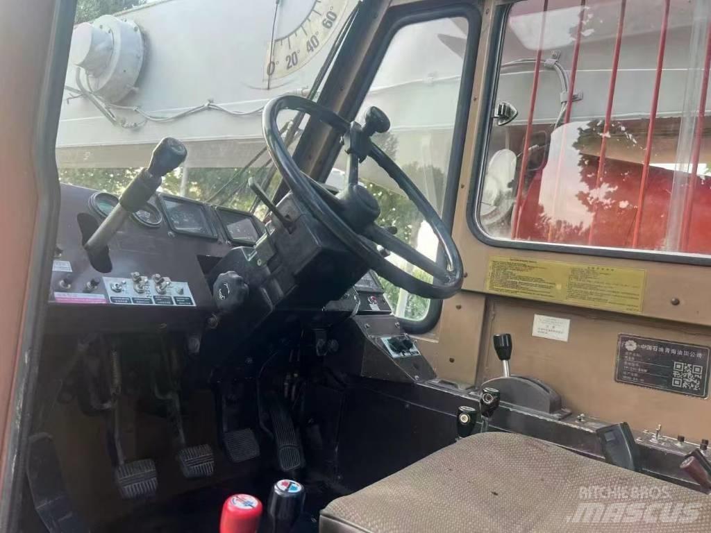 Tadano TR 250 EX Univerzální terénní jeřáby