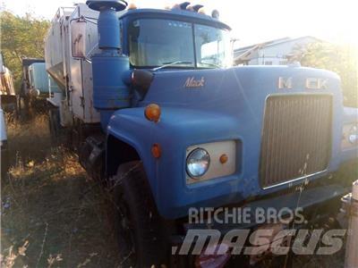 Mack R 600 Sklápěče