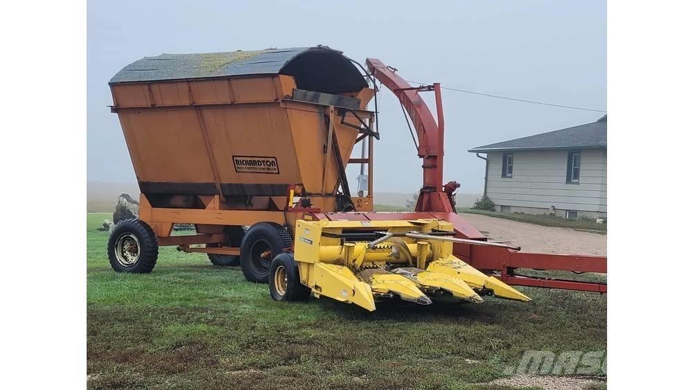 New Holland FP230 Sklízecí řezačka