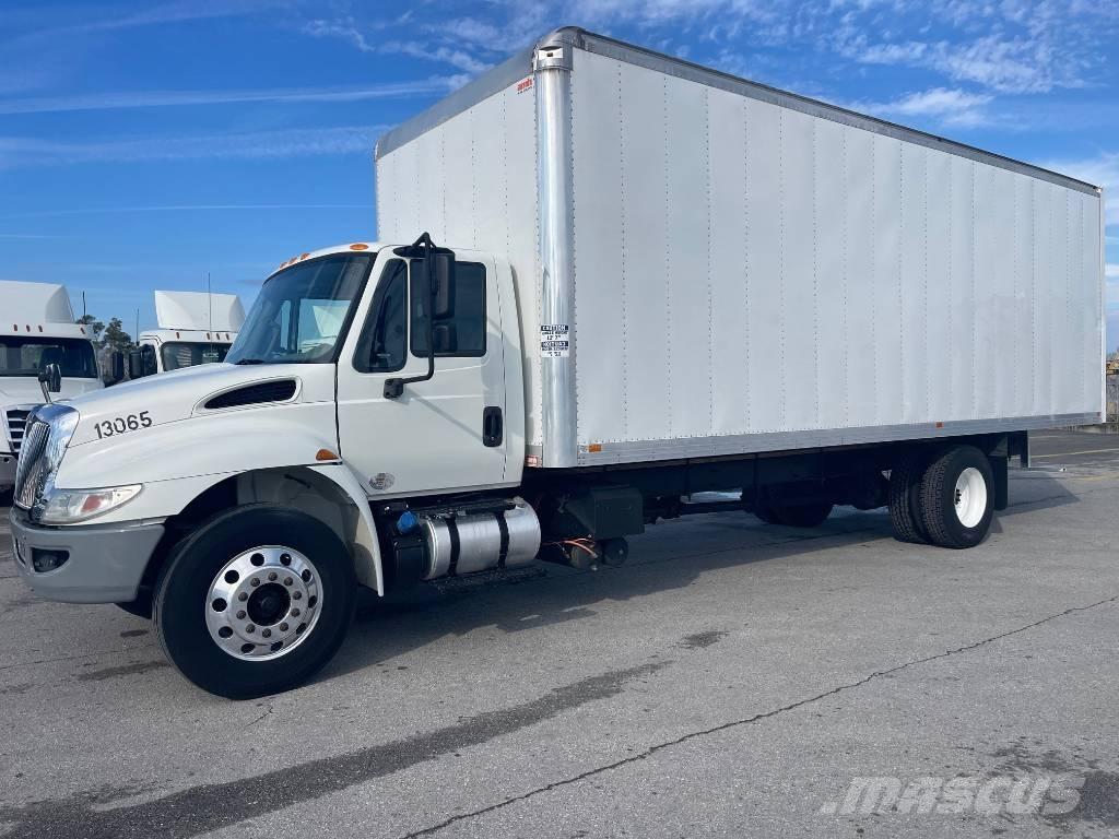 International 4300 Skříňová nástavba