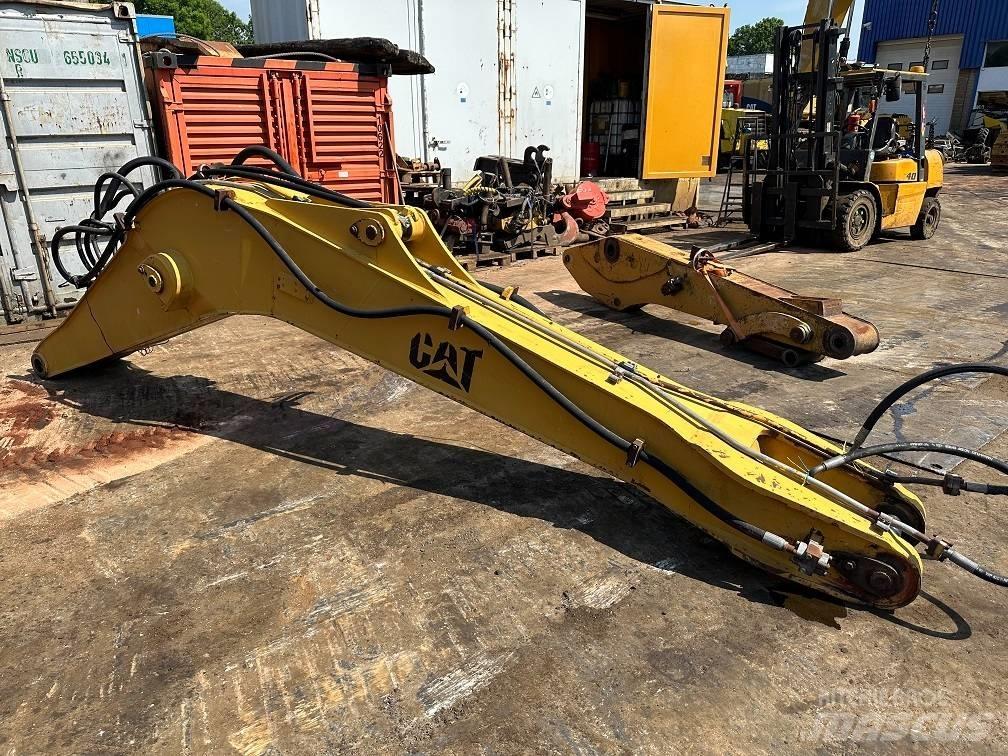 CAT 214 B FT boom Kolová rýpadla