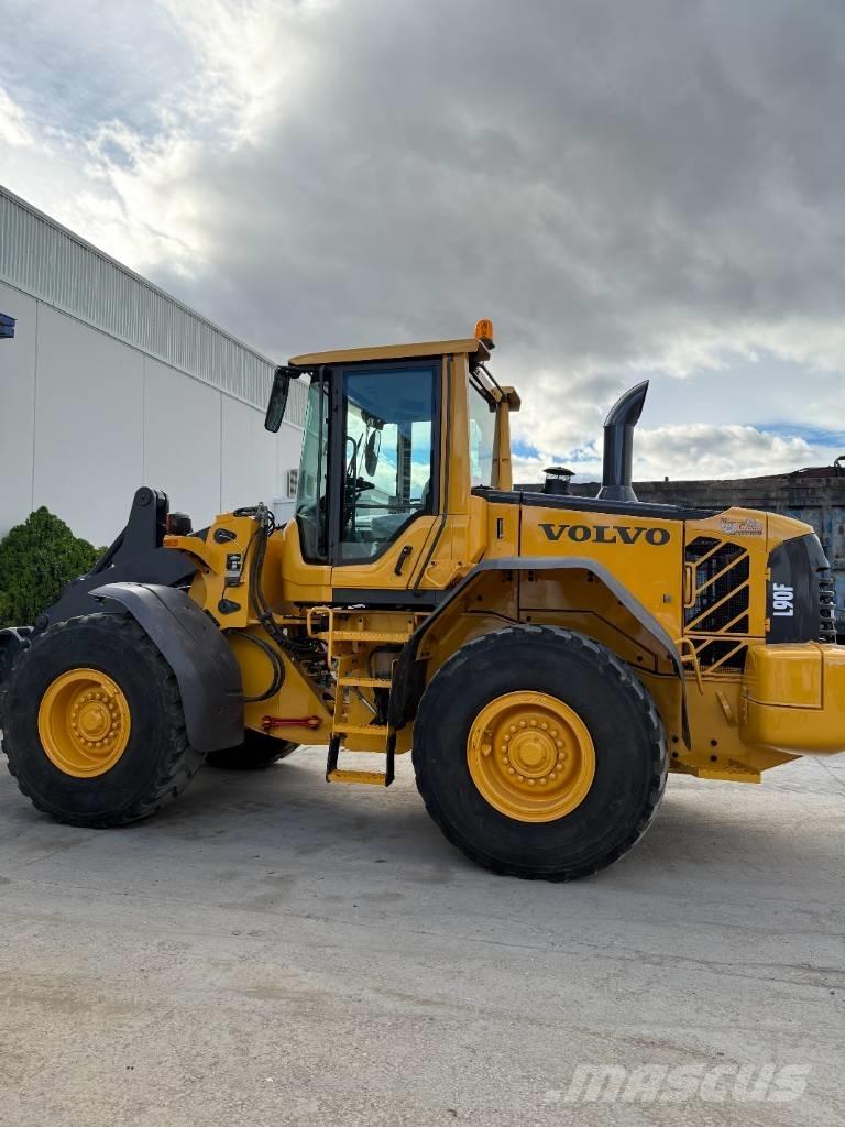 Volvo L 90 F Kolové nakladače