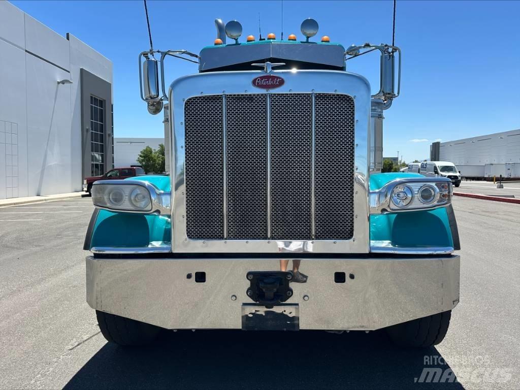 Peterbilt 388 Tahače