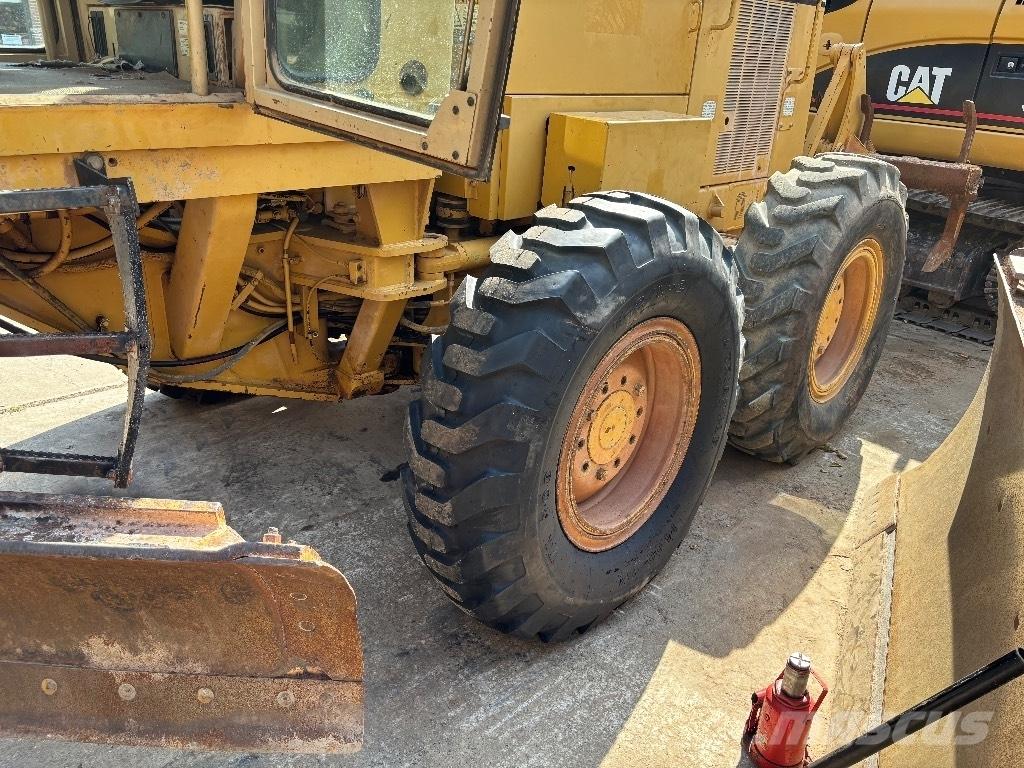 CAT 12 H Grejdry