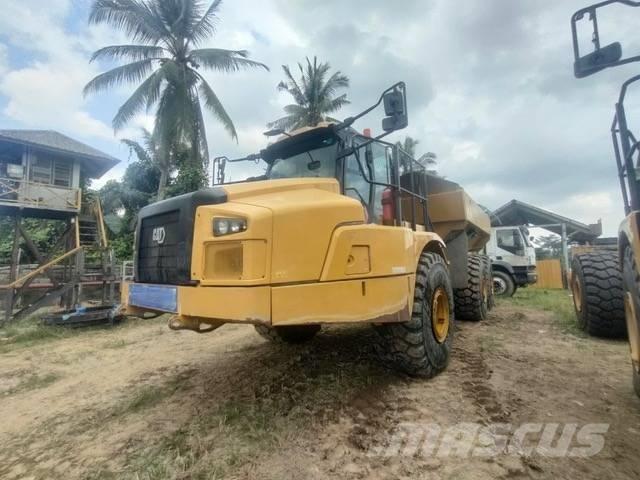 CAT 745 Kloubové dempry