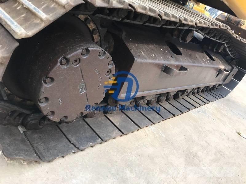 Komatsu PC200-7 Pásová rýpadla
