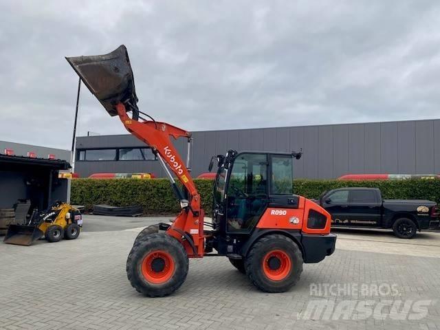 Kubota R 090 Kolové nakladače