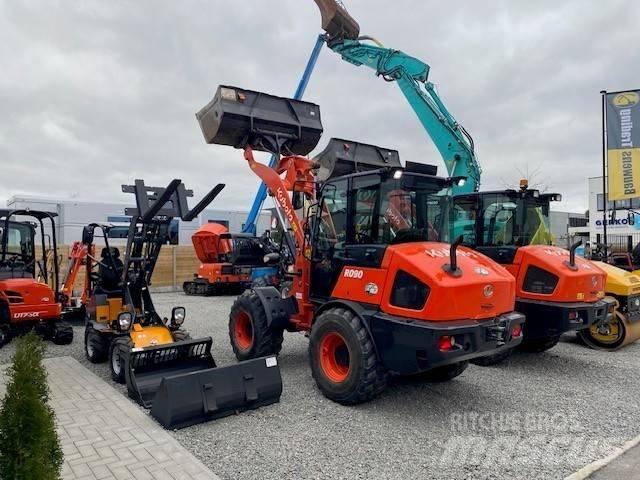 Kubota R 090 Kolové nakladače
