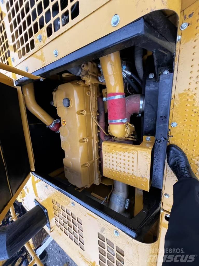 CAT 349 D2 Pásová rýpadla
