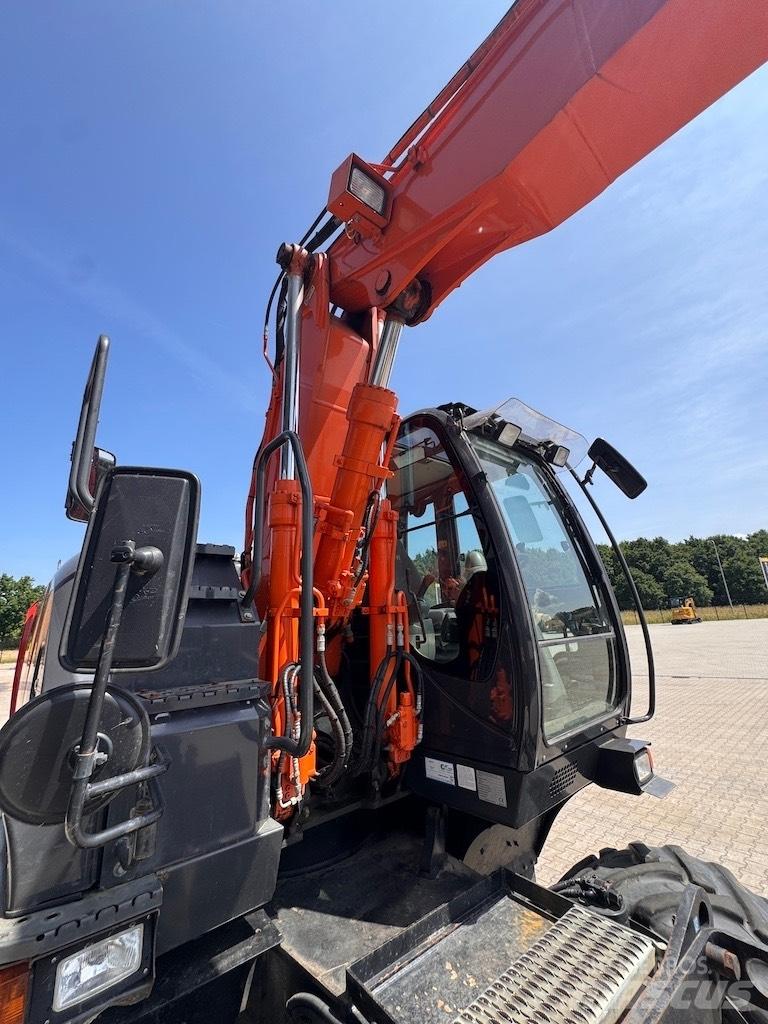 Hitachi 140W Kolová rýpadla