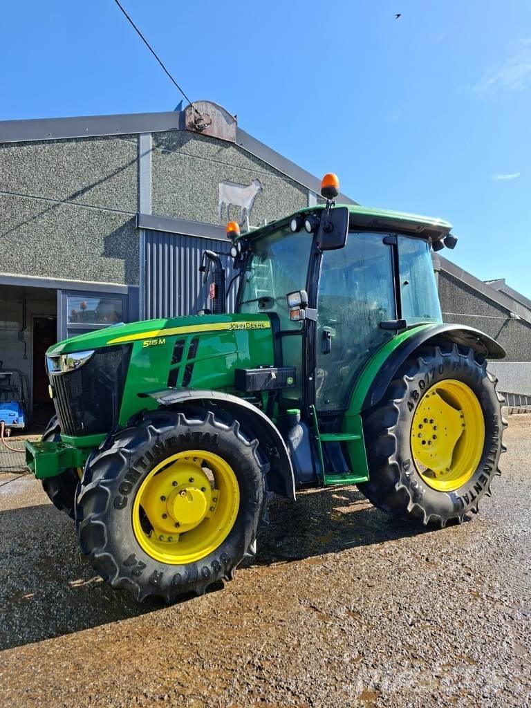 John Deere 5115M Traktory