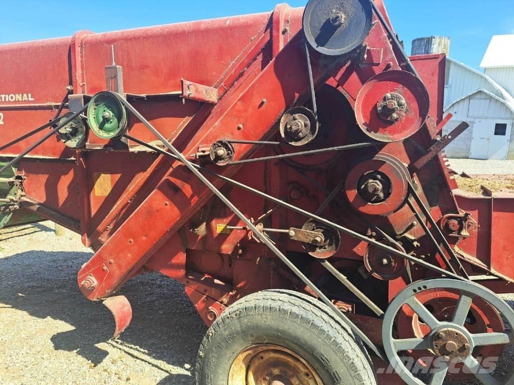 International 82 Kombajnové hlavice